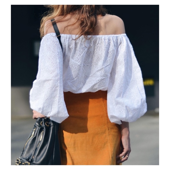 White Off the Shoulder Eyelet Puff Sleeve Blouse - Picture 4 of 9
